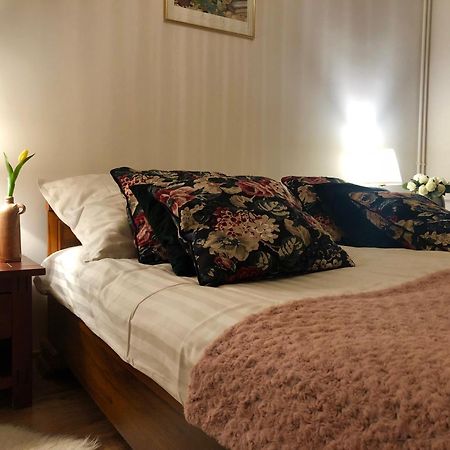 Janicsar Garden Apartman Еґер Екстер'єр фото