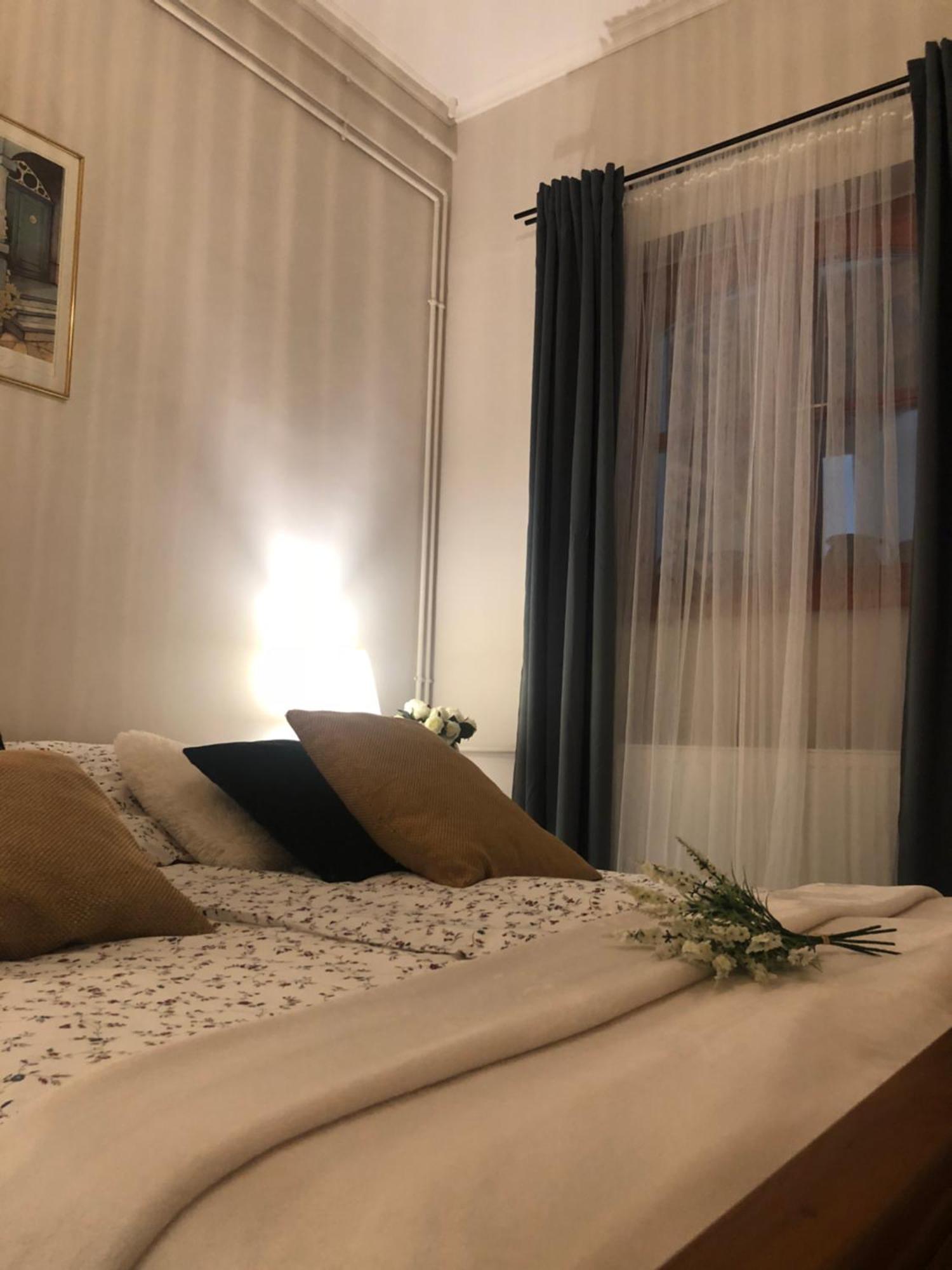 Janicsar Garden Apartman Еґер Екстер'єр фото